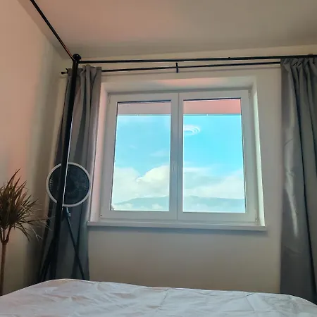 S Výhľadom Na Martinské Hole V Industriálnom štýle * Martin