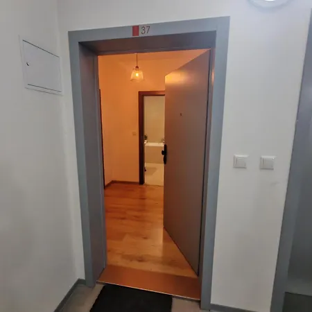 Апартаменты S Vyhladom Na Martinske Hole V Industrialnom Style Мартин