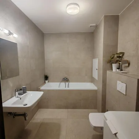 S Vyhladom Na Martinske Hole V Industrialnom Style Апартаменты Мартин