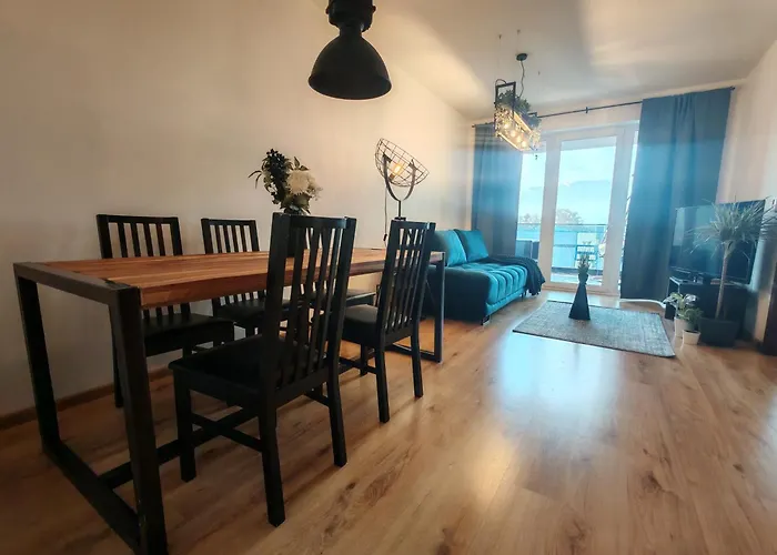 S Výhľadom Na Martinské Hole V Industriálnom štýle *