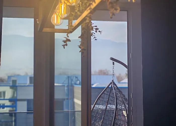 S Výhľadom Na Martinské Hole V Industriálnom štýle